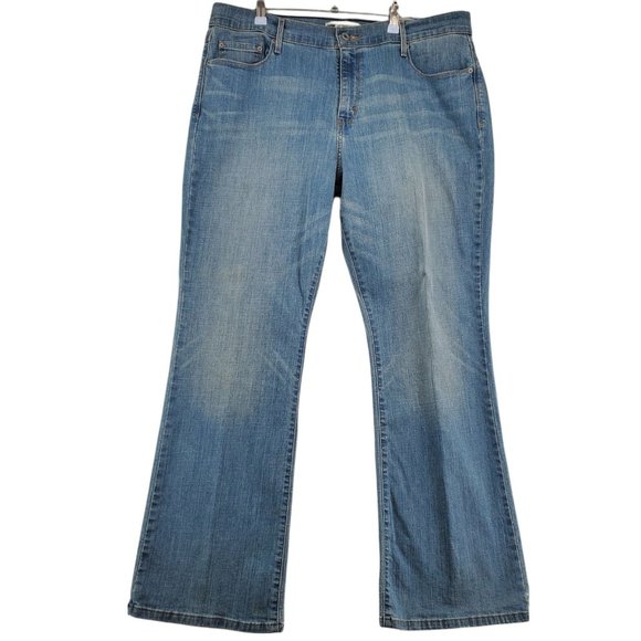 Levi 515 Jeans Women’s Boot Cut Embroidered on rear pockets Blue Size 14 Short - Picture 1 of 12